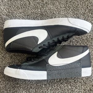 Nike low top Black and Gray Men's Sneakers